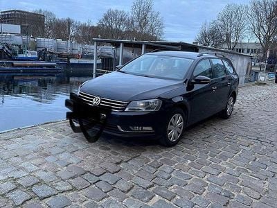 Gebraucht VW Passat 122 PS (89 kW) 2011 Schwarz Kombi