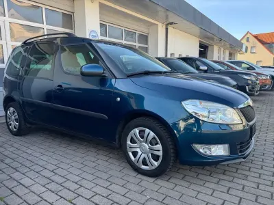 Gebraucht Skoda Roomster Plus Edition 105 PS (77 kW) 2013 Blau Van / Kleinbus