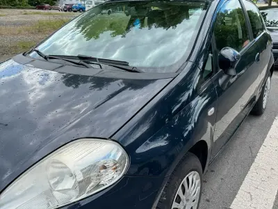 Gebraucht Fiat Grande Punto 65 PS (47 kW) 2009 Blau Kleinwagen