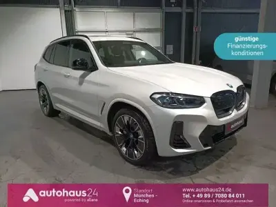 Gebraucht BMW iX3 Impressive 210 kW (286 PS) 2023 Weiß SUV