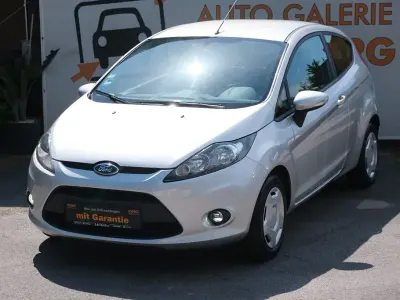 Gebraucht Ford Fiesta Trend 82 PS (60 kW) 2012 Silber Kleinwagen