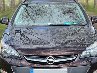 Gebraucht Opel Astra Edition 140 PS (102 kW) 2014 Braun Kombi
