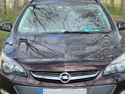 Usata Opel Astra Edition 141 CV (103 kW) 2014 Marrone Station wagon