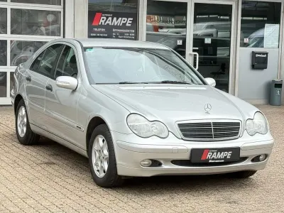 Gebraucht Mercedes C200 122 PS (89 kW) 2003 Silber Limousine