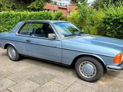 Gebraucht Mercedes 230 109 PS (80 kW) 1978 Blau Coupé