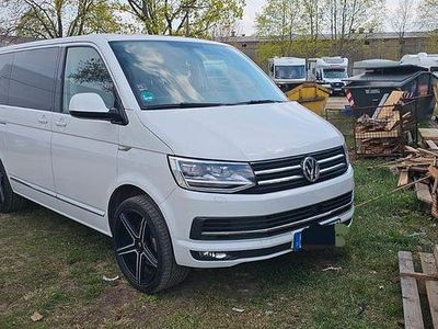 Second-hand VW T6 201 CP (147 kW) 2018 Negru Van