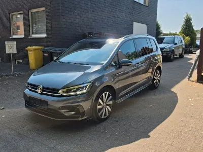 Gebraucht VW Touran Highline 150 PS (110 kW) 2019 Grau Van / Kleinbus