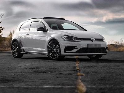 Gebraucht VW Golf VII Sound 300 PS (220 kW) 2019 Weiß Kleinwagen