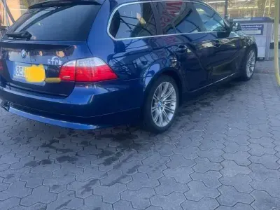 Gebraucht BMW 530 Exclusive 235 PS (172 kW) 2010 Blau Kombi