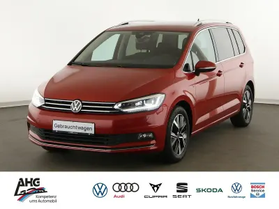 Gebraucht VW Touran Highline 150 PS (110 kW) 2022 Rot Van / Kleinbus