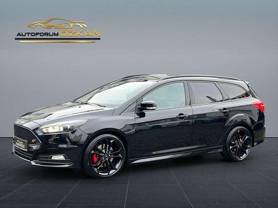 Schwarz Gebraucht 2017 Ford Focus ST-Line Kombi | 13.999 € (Fairer Preis)