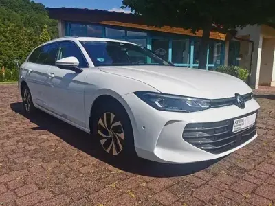 Używany VW Passat Business 150 KM (110 kW) 2024 Biały Kombi