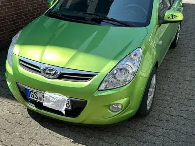 Gebraucht Hyundai i20 Classic 77 PS (56 kW) 2010 Grün Kleinwagen