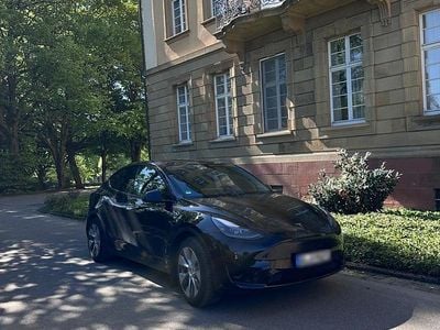 Second-hand Tesla Model Y 219 kW (299 CP) 2023 Negru SUV