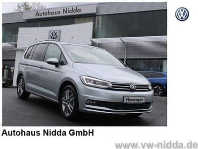Neu VW Touran 122 PS (89 kW) 2026 Oyster silver metallic Van / Kleinbus