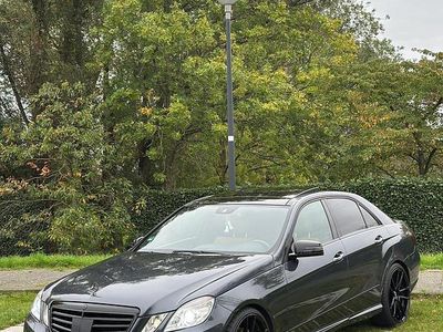 Usata Mercedes E500 AMG 388 CV (285 kW) 2010 Grigio Berlina