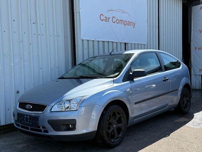 Second-hand Ford Focus Trend 101 CP (74 kW) 2005 Albastru Hatchback