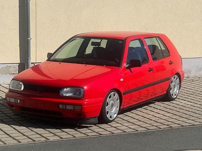 Second-hand VW Golf III 101 CP (74 kW) 1997 Roșu Hatchback