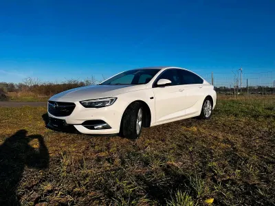 Gebraucht Opel Insignia 170 PS (125 kW) 2017 Weiß Limousine