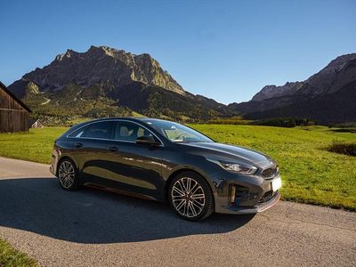 Grau Gebraucht 2020 Kia ProCeed Kombi | 24.100 € (Etwas zu teuer)