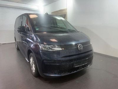 Blau Gebraucht 2023 VW Multivan Basis Van | 46.890 € (Guter Preis)