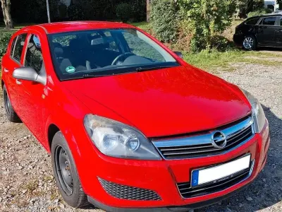 Gebraucht Opel Astra 90 PS (66 kW) 2009 Rot Limousine