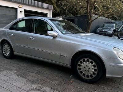 Second-hand Mercedes E200 163 CP (119 kW) 2002 Argintiu Berlinǎ