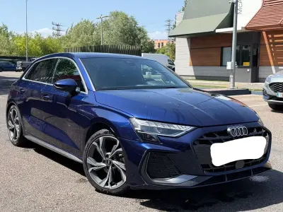 Gebraucht Audi A3 S-Line 116 PS (85 kW) 2024 Blau Limousine