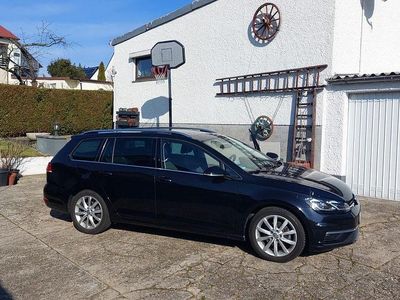 Schwarz Gebraucht 2017 VW Golf VII Highline Limousine | 17.300 € (Etwas zu teuer)