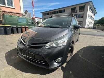 Usata Toyota Verso Skyview Edition 111 CV (81 kW) 2015 Grigio Monovolume