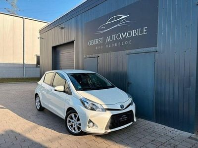 Gebraucht Toyota Yaris Club 75 PS (55 kW) 2014 Weiß Kleinwagen