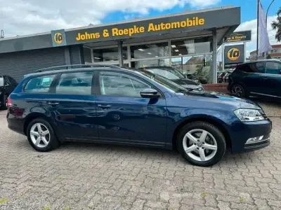 Gebraucht VW Passat Trendline 122 PS (89 kW) 2011 Blau Kombi