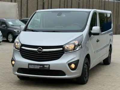 Używany Opel Vivaro 116 KM (85 kW) 2015 Szary Minivan