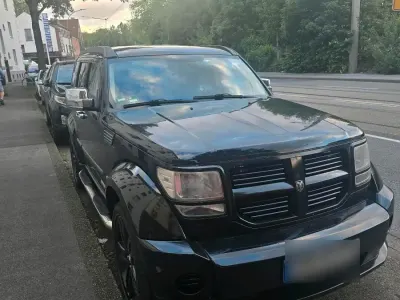 Gebraucht Dodge Nitro 177 PS (130 kW) 2008 Schwarz SUV