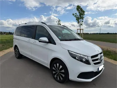 Gebraucht Mercedes V220 163 PS (119 kW) 2022 Weiß Van / Kleinbus