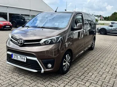 Gebraucht Toyota Proace Executive 177 PS (130 kW) 2018 Braun Van / Kleinbus