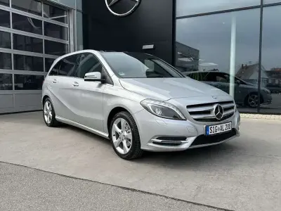Gebraucht Mercedes B200 Premium 136 PS (100 kW) 2014 Silber Van / Kleinbus