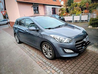 Gebraucht Hyundai i30 Passion 110 PS (80 kW) 2017 Grau Kombi