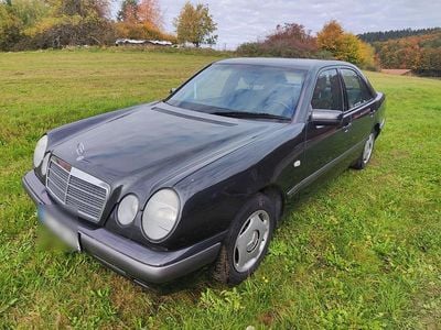 Mercedes E200