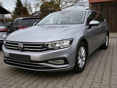 Gebraucht VW Passat Sportline 150 PS (110 kW) 2023 Silber Kombi