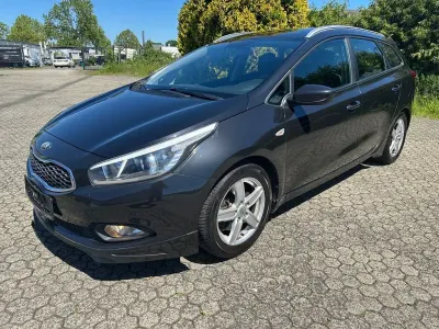 Gebraucht Kia Ceed Sportswagon Edition 7 99 PS (72 kW) 2013 Black pearl Kombi