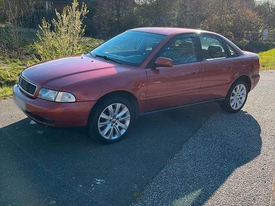 Używany Audi A4 150 KM (110 kW) 1995 Pomarańczowy Sedan/Limuzyna