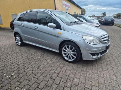 Gebraucht Mercedes B200 136 PS (100 kW) 2006 Silber Van / Kleinbus