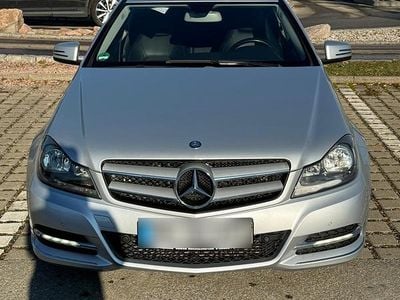 Gebraucht Mercedes C220 177 PS (130 kW) 2012 Silber Coupé