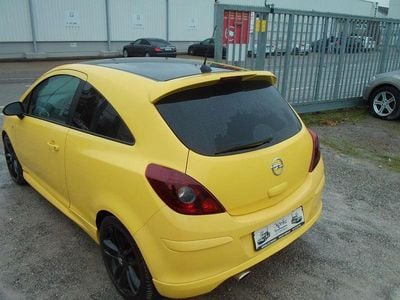 Gelb Gebraucht 2011 Opel Corsa Color Edition Kleinwagen | 2.990 € (Guter Preis)