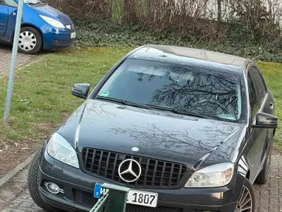 Gebraucht Mercedes C350 Avantgarde 231 PS (169 kW) 2009 Schwarz Limousine