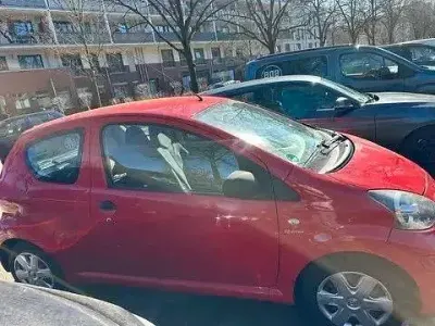 Brugt Toyota Aygo City 68 HK (50 kW) 2011 Rød Hatchback
