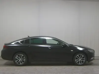 Używany Opel Insignia Business 136 KM (100 kW) 2020 Czarny Kombi