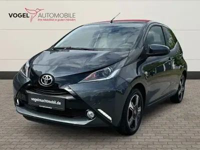 Gebraucht Toyota Aygo X-wave 69 PS (50 kW) 2017 Grau Kleinwagen