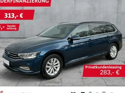 Gebraucht VW Passat Business 150 PS (110 kW) 2023 Blau Kombi